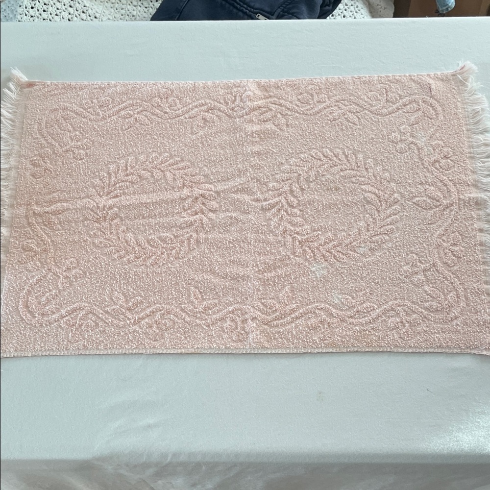 Vintage Dundee Pink Cotton Towel Set Jacquard Wreath Design Fringed Ends - Picture 7 of 15